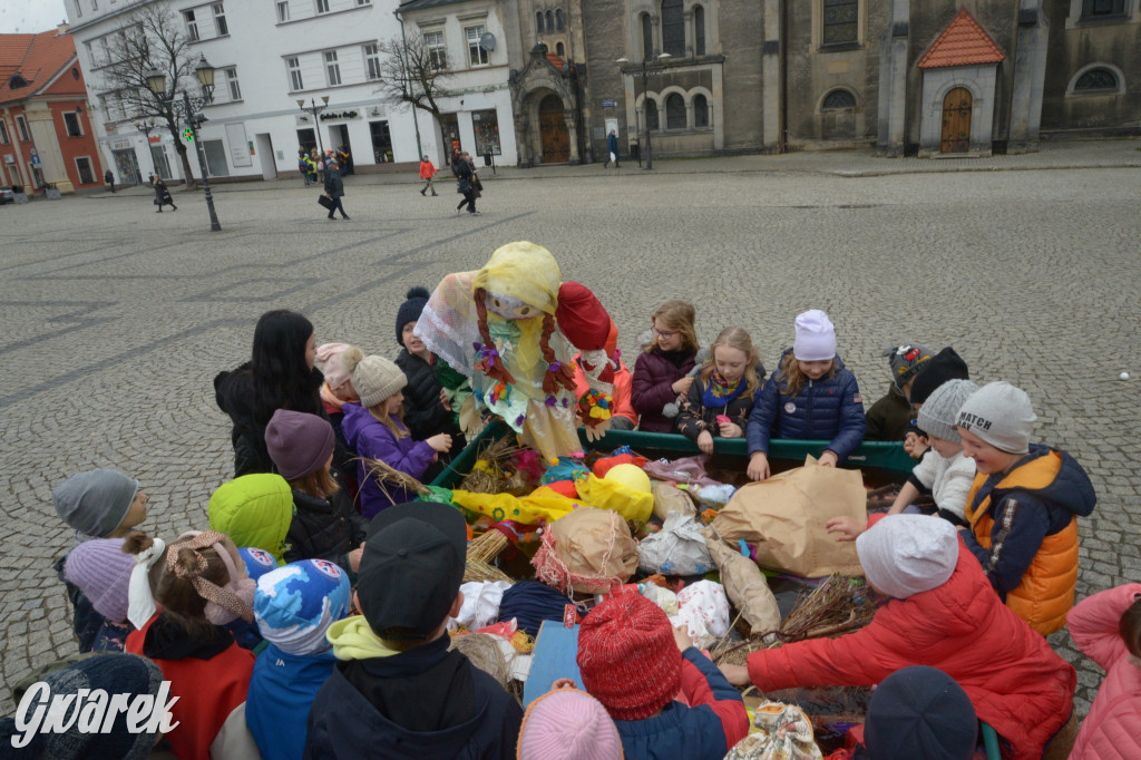 Tarnowskie Góry. Powitanie wiosny na rynku