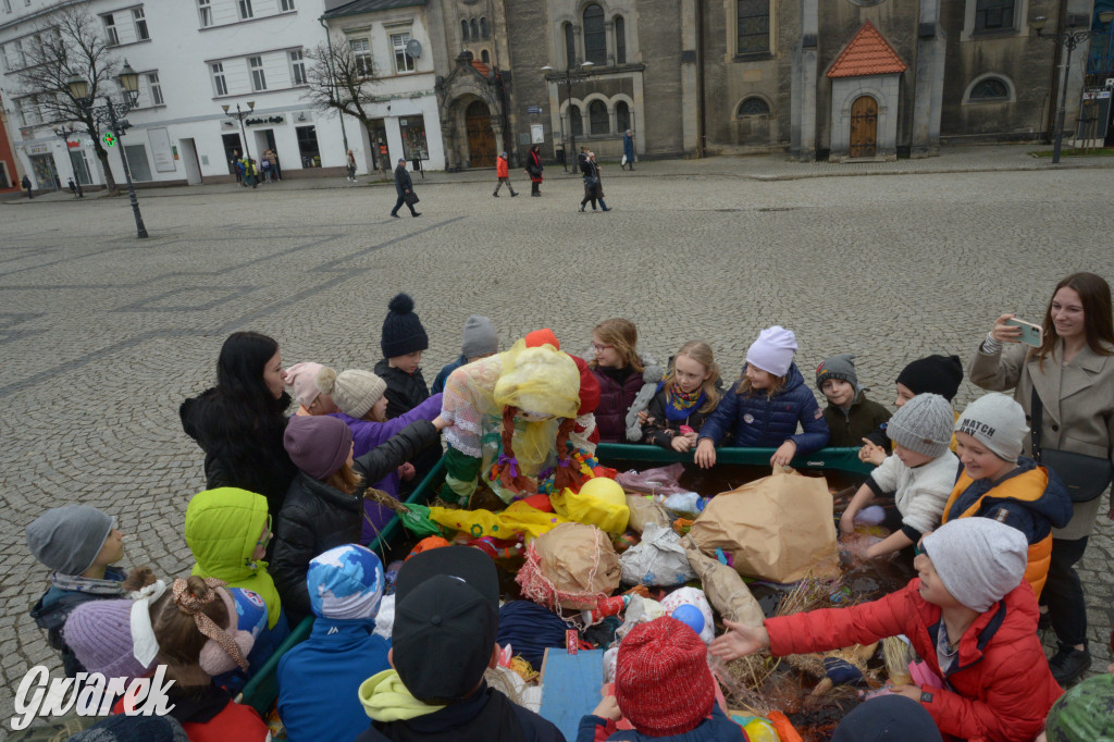 Tarnowskie Góry. Powitanie wiosny na rynku