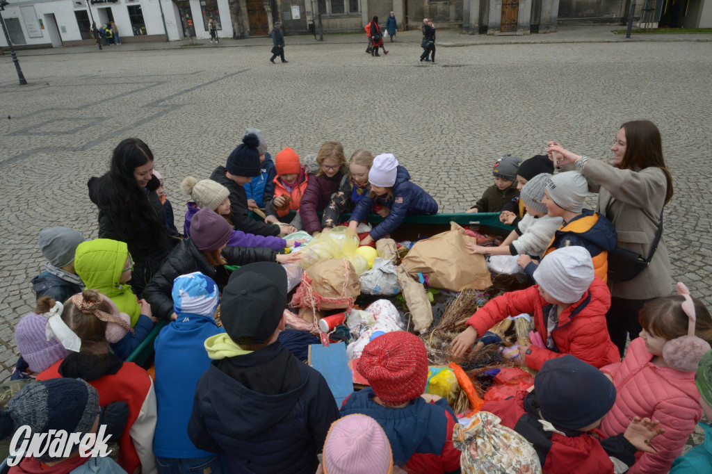 Tarnowskie Góry. Powitanie wiosny na rynku