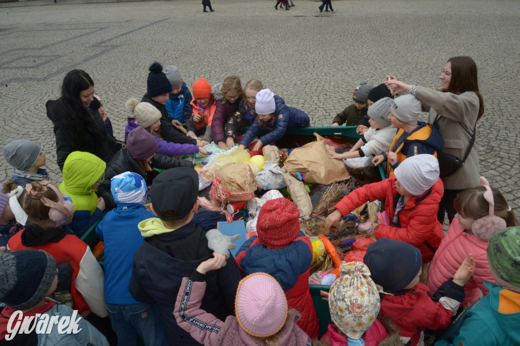 Tarnowskie Góry. Powitanie wiosny na rynku