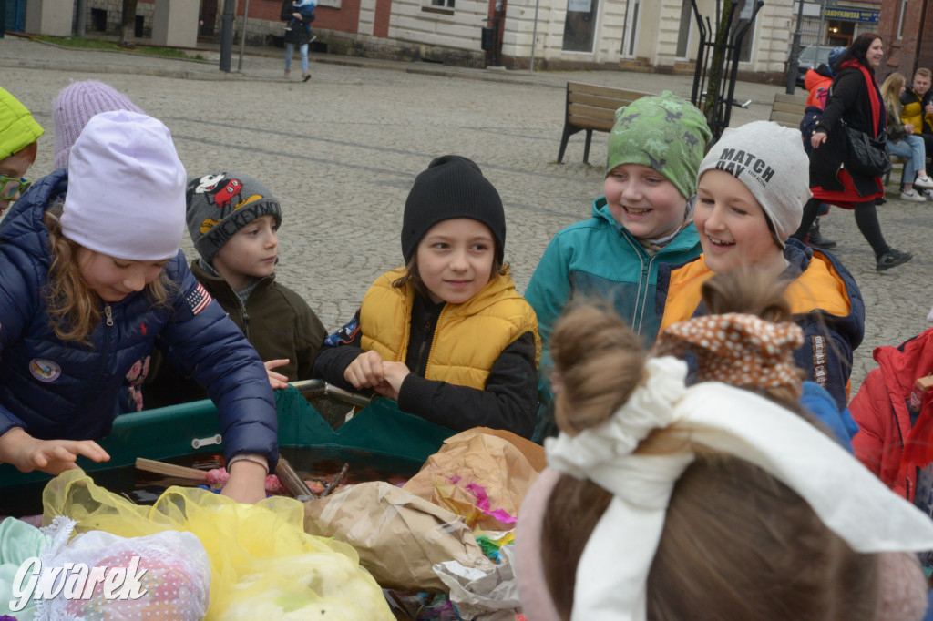 Tarnowskie Góry. Powitanie wiosny na rynku