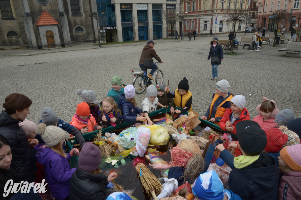 Tarnowskie Góry. Powitanie wiosny na rynku