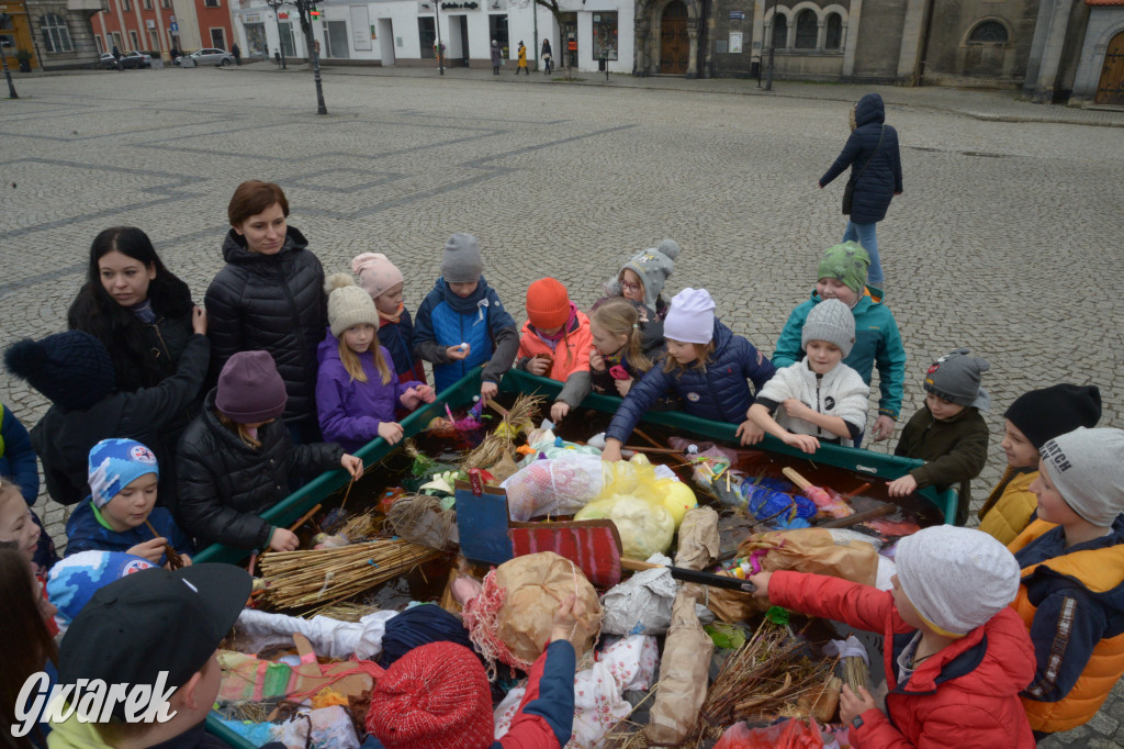 Tarnowskie Góry. Powitanie wiosny na rynku