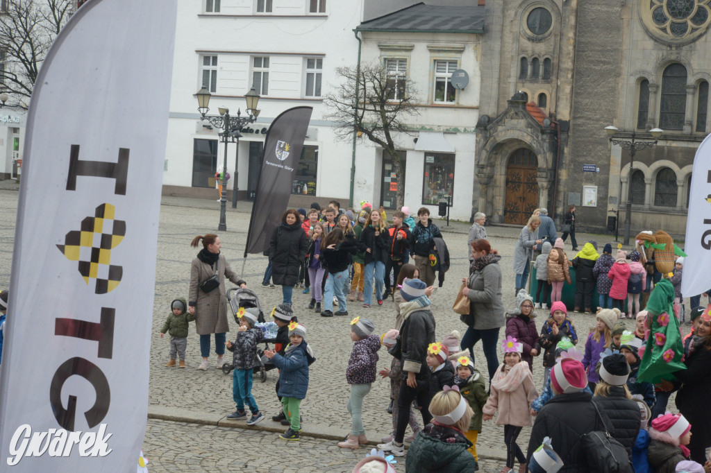 Tarnowskie Góry. Powitanie wiosny na rynku