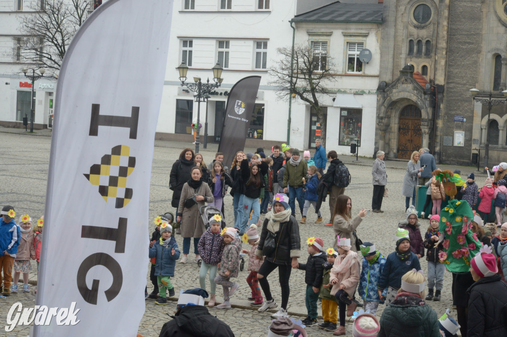 Tarnowskie Góry. Powitanie wiosny na rynku