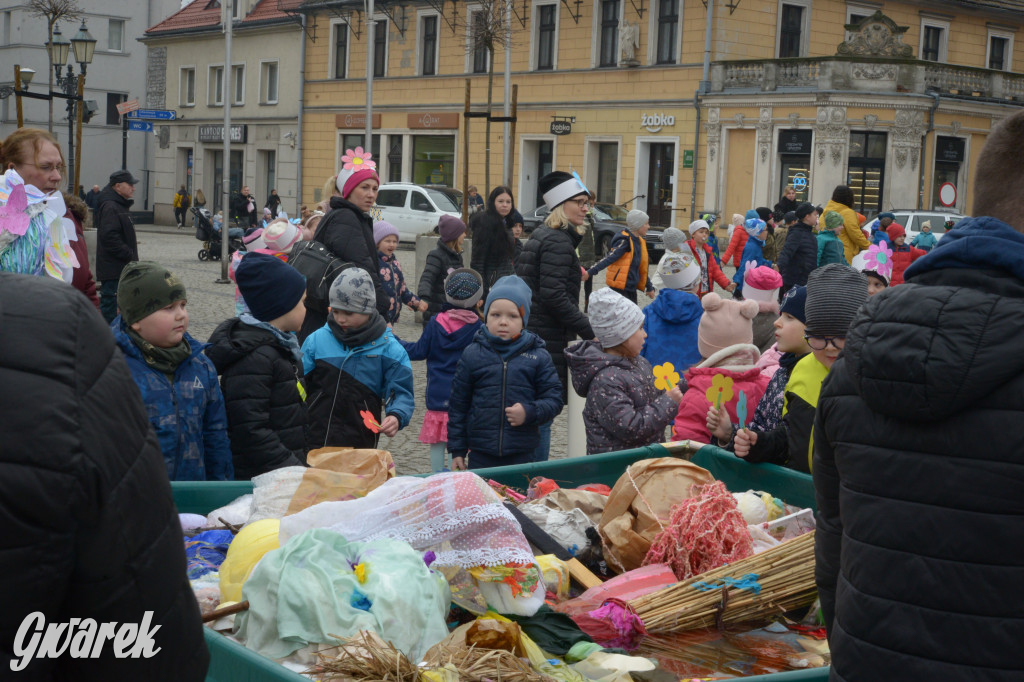 Tarnowskie Góry. Powitanie wiosny na rynku