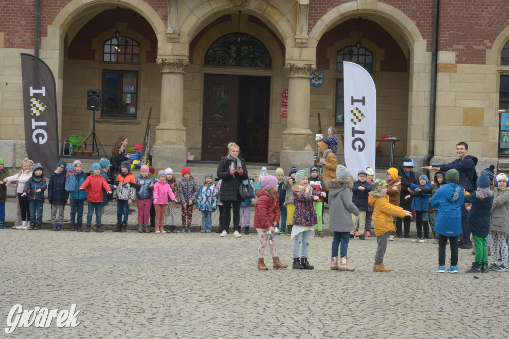 Tarnowskie Góry. Powitanie wiosny na rynku