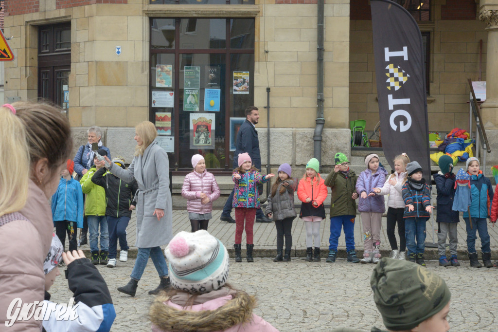 Tarnowskie Góry. Powitanie wiosny na rynku