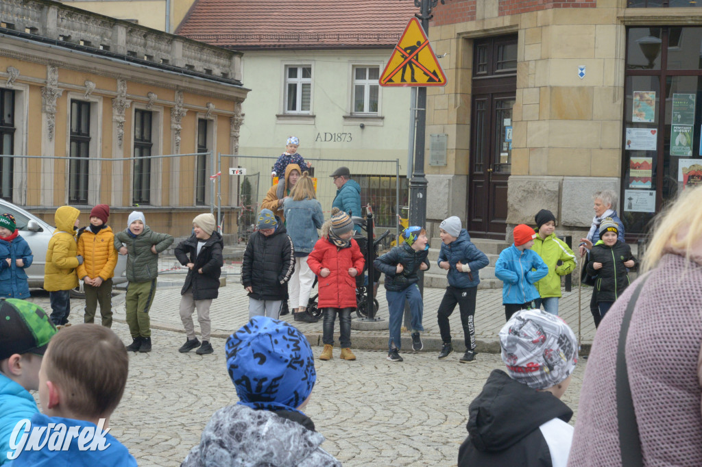 Tarnowskie Góry. Powitanie wiosny na rynku