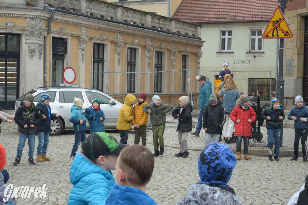 Tarnowskie Góry. Powitanie wiosny na rynku