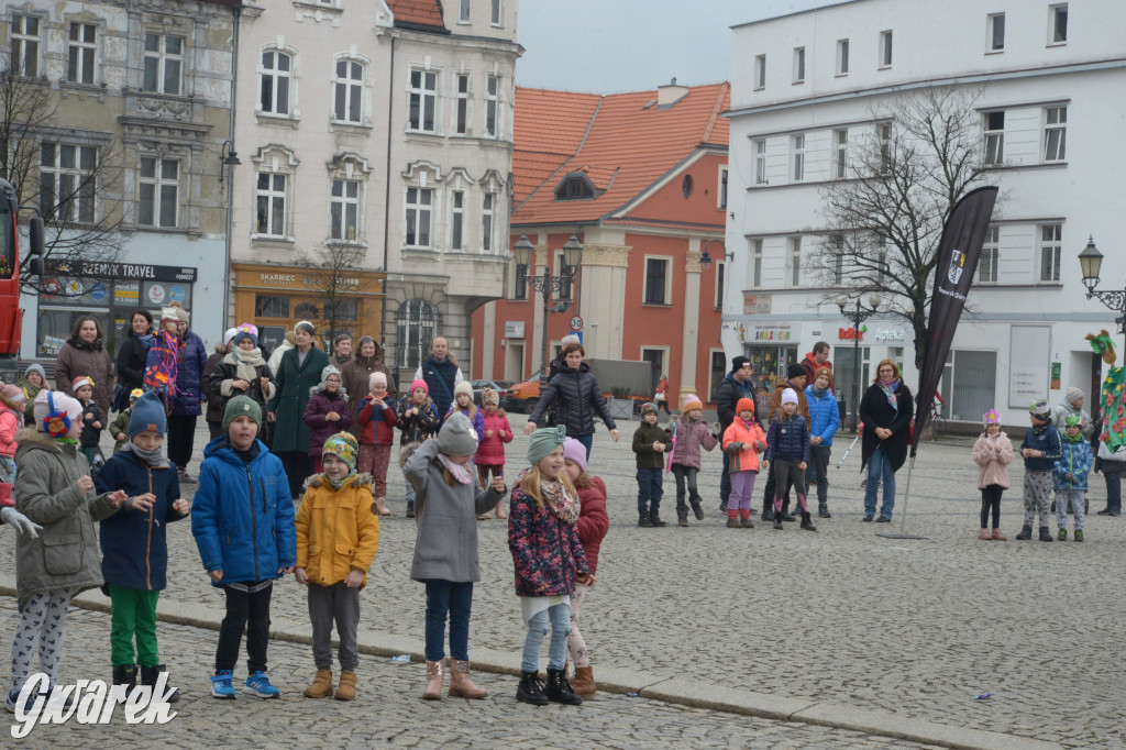 Tarnowskie Góry. Powitanie wiosny na rynku