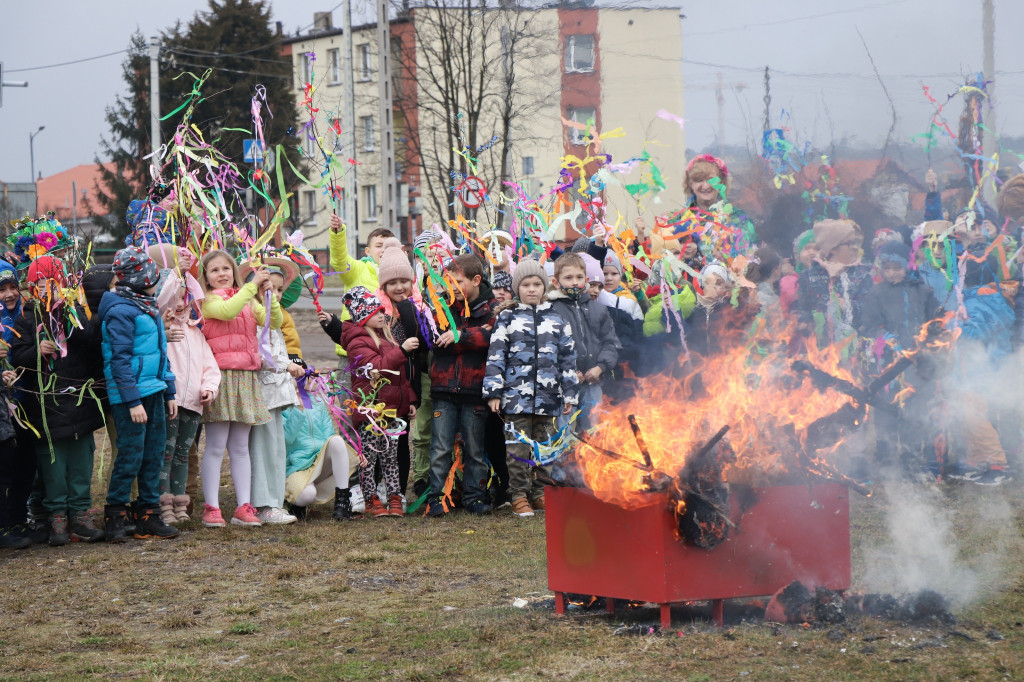 Radzionków. Pod okiem strażaków spalono marzanny