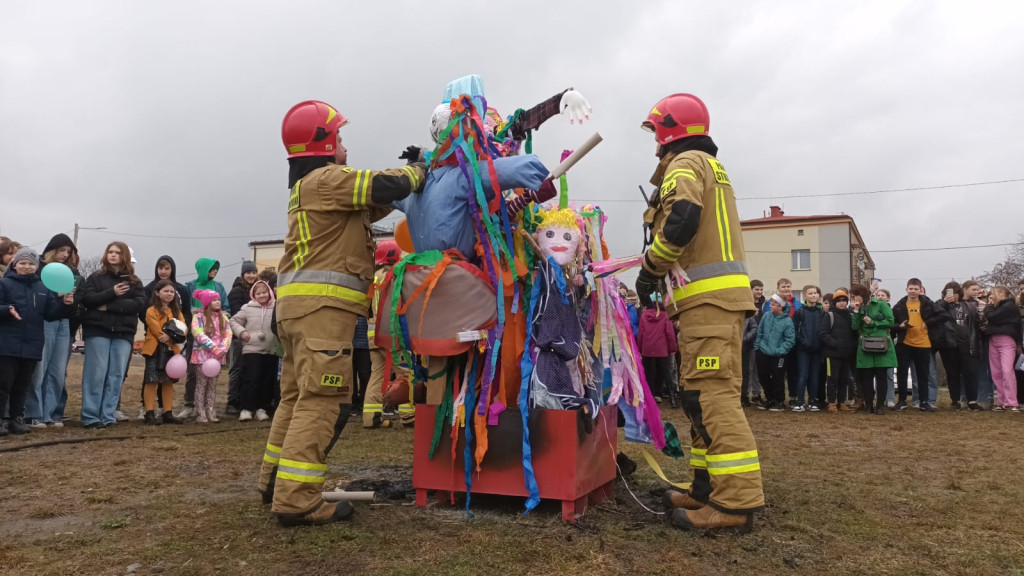 Radzionków. Pod okiem strażaków spalono marzanny