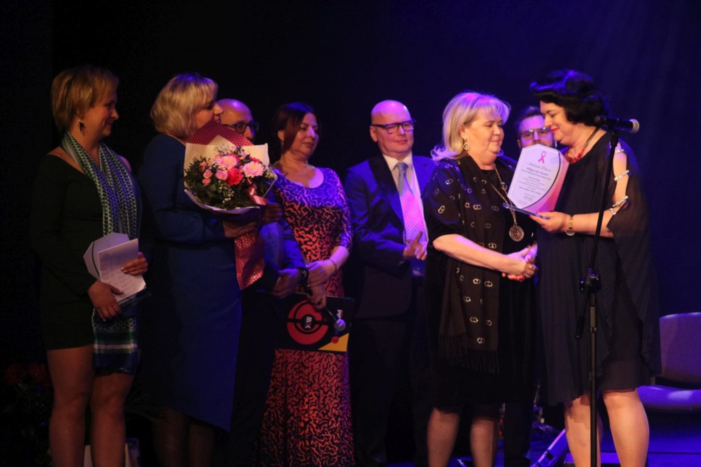 Koncert Eleni, Barbara Dziuk rozdawała statuetki