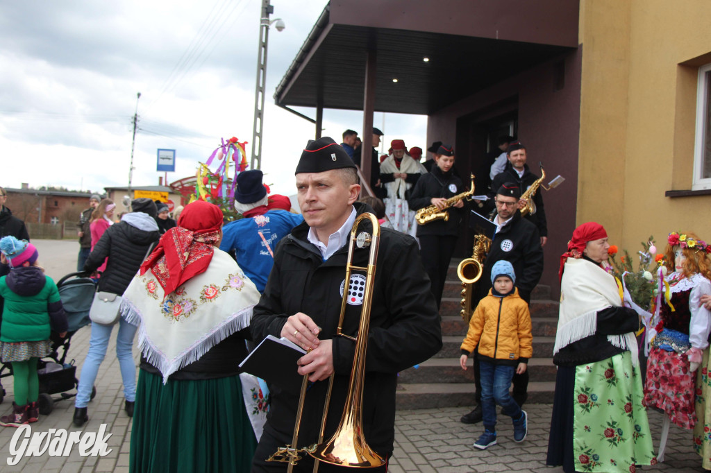 Topienie marzanny. Z pompą kultywują ten zwyczaj