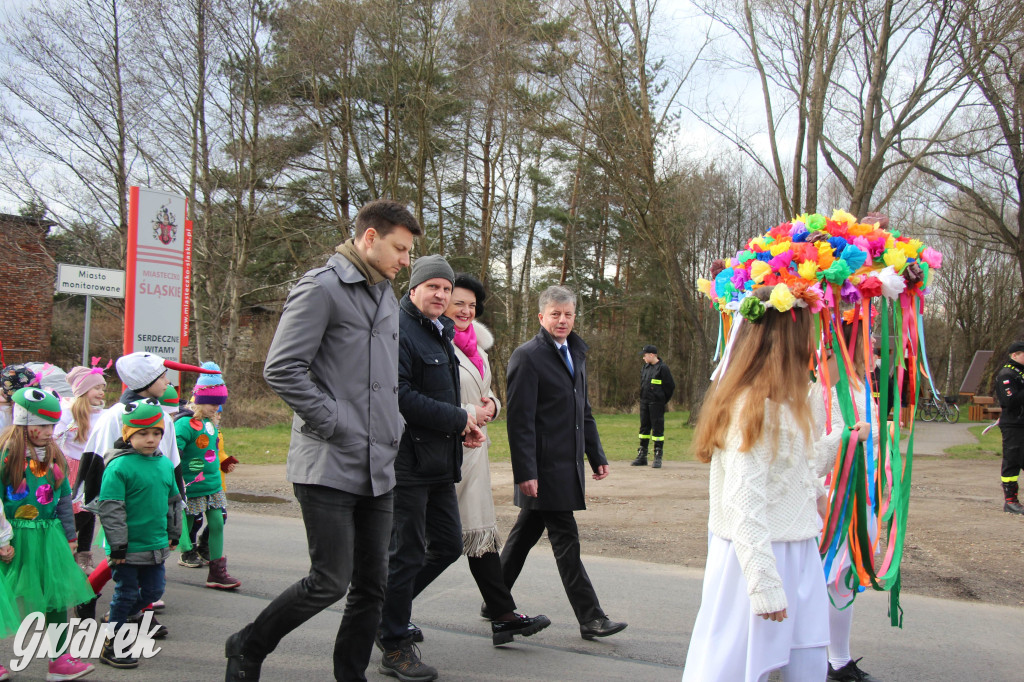 Topienie marzanny. Z pompą kultywują ten zwyczaj