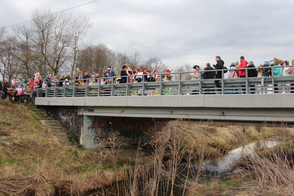 Topienie marzanny. Z pompą kultywują ten zwyczaj