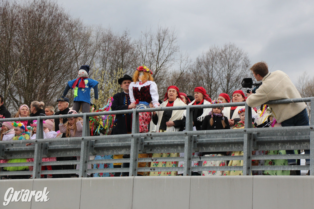 Topienie marzanny. Z pompą kultywują ten zwyczaj