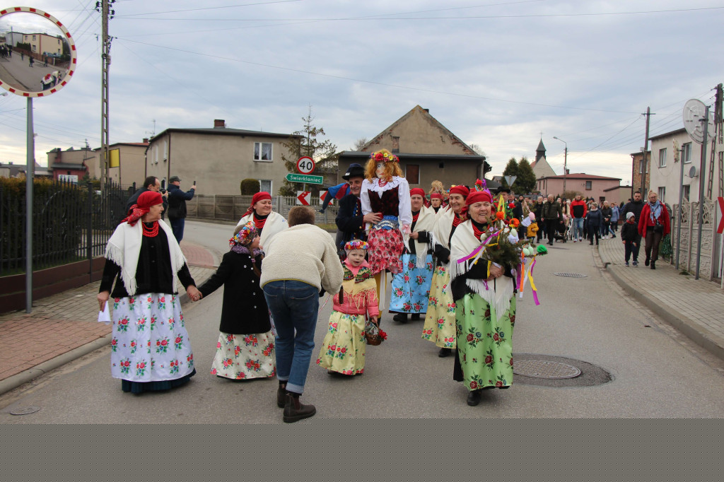 Topienie marzanny. Z pompą kultywują ten zwyczaj