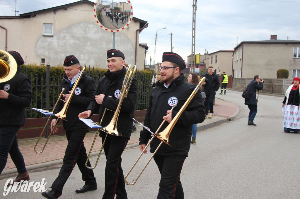 Topienie marzanny. Z pompą kultywują ten zwyczaj