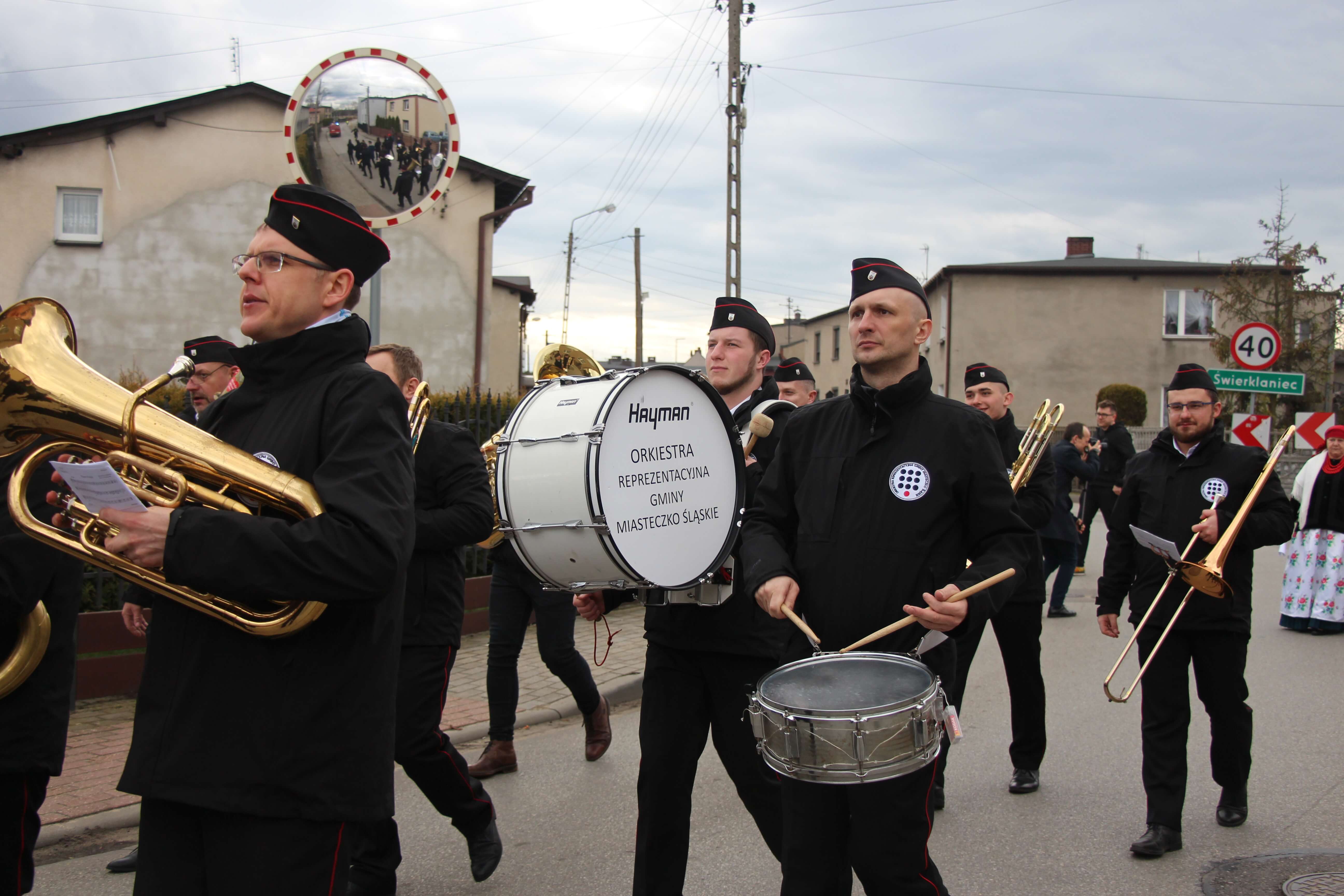 Topienie marzanny. Z pompą kultywują ten zwyczaj