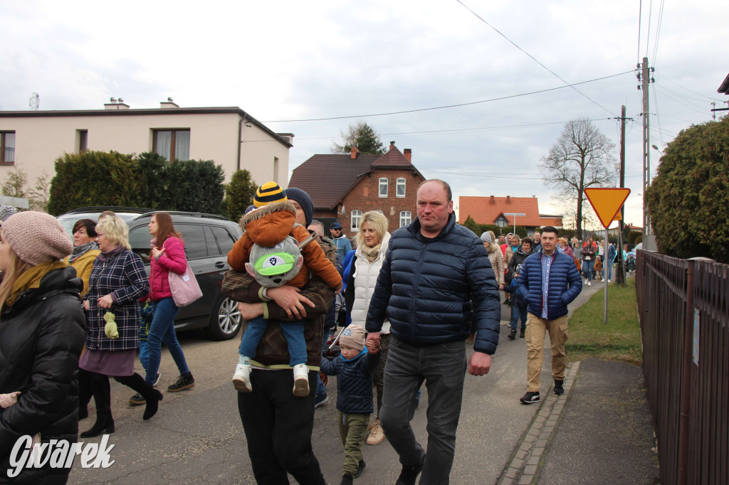 Topienie marzanny. Z pompą kultywują ten zwyczaj