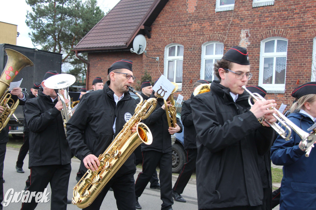 Topienie marzanny. Z pompą kultywują ten zwyczaj
