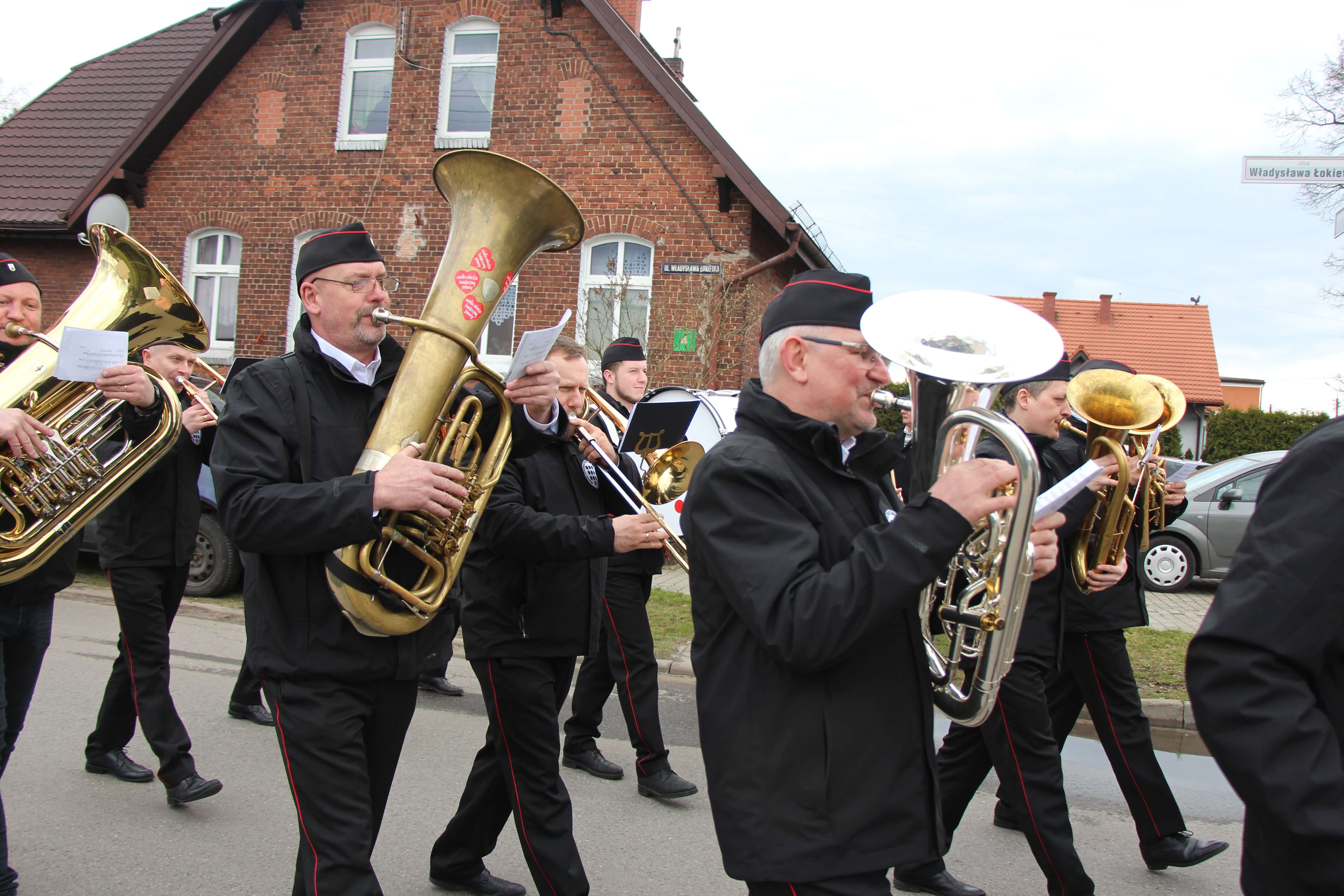 Topienie marzanny. Z pompą kultywują ten zwyczaj