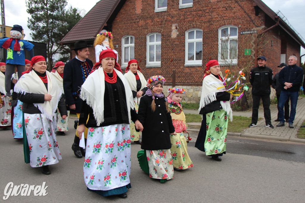 Topienie marzanny. Z pompą kultywują ten zwyczaj