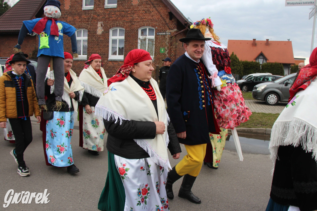 Topienie marzanny. Z pompą kultywują ten zwyczaj