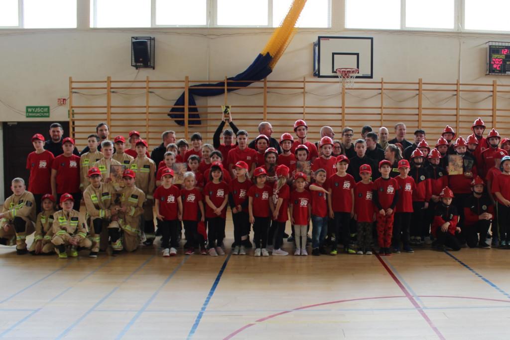 Bieg farmera z kanistrami, przerzucanie opony. Młodzi druhowie dali radę