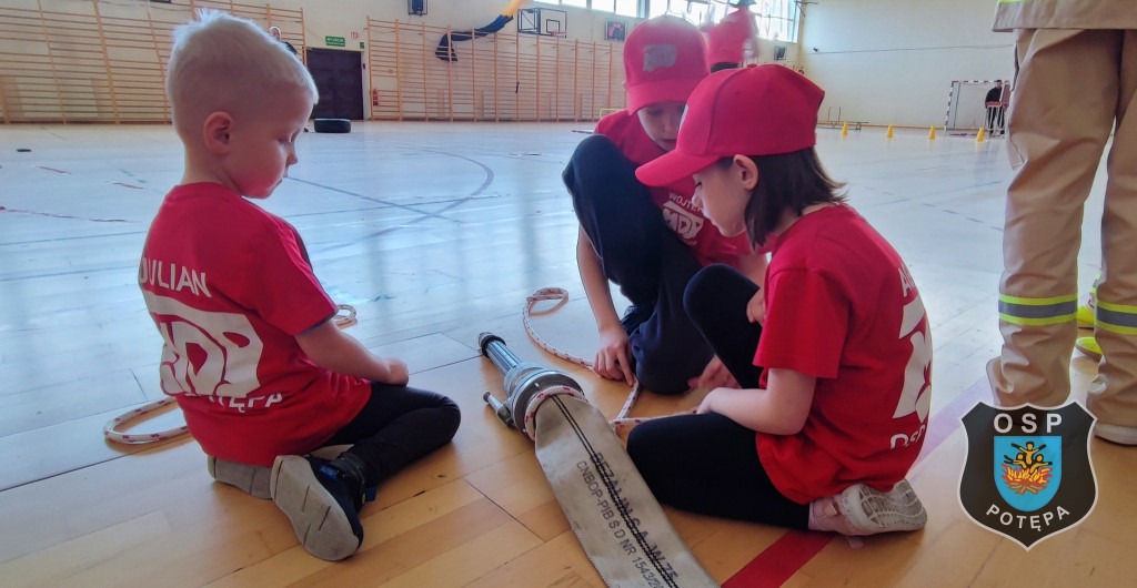 Bieg farmera z kanistrami, przerzucanie opony. Młodzi druhowie dali radę