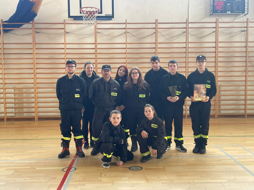 Bieg farmera z kanistrami, przerzucanie opony. Młodzi druhowie dali radę