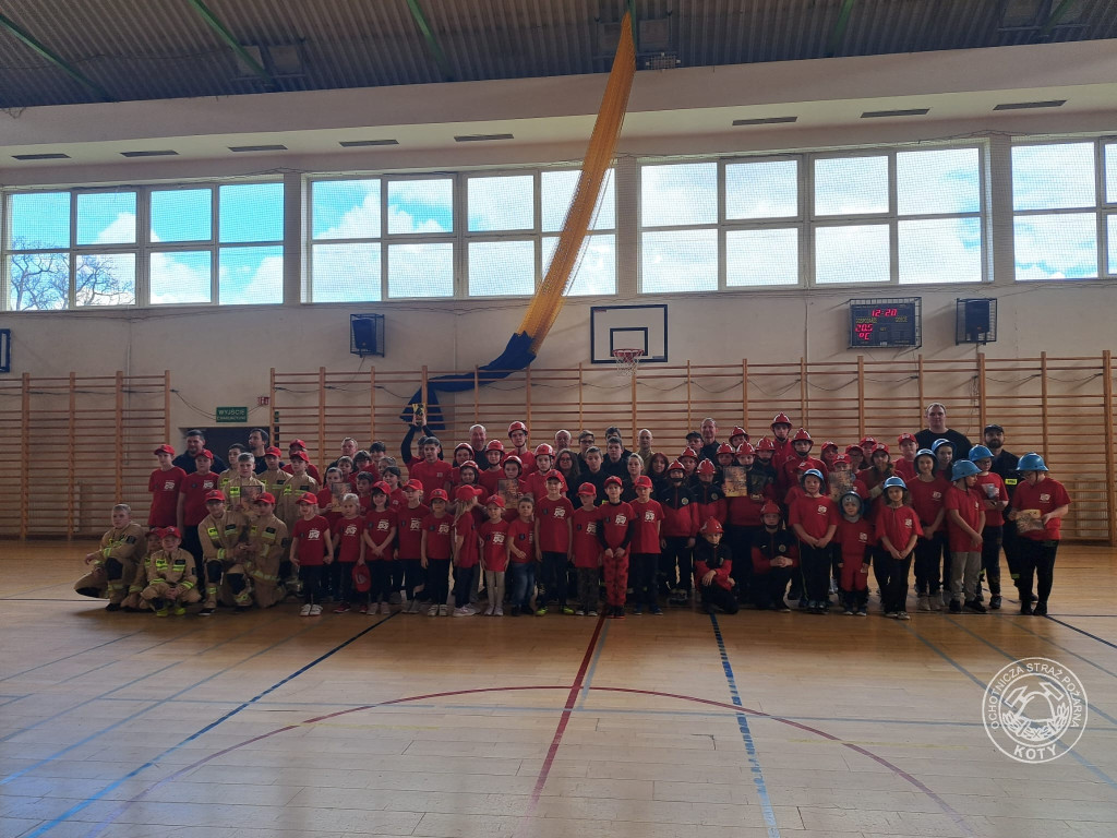 Bieg farmera z kanistrami, przerzucanie opony. Młodzi druhowie dali radę