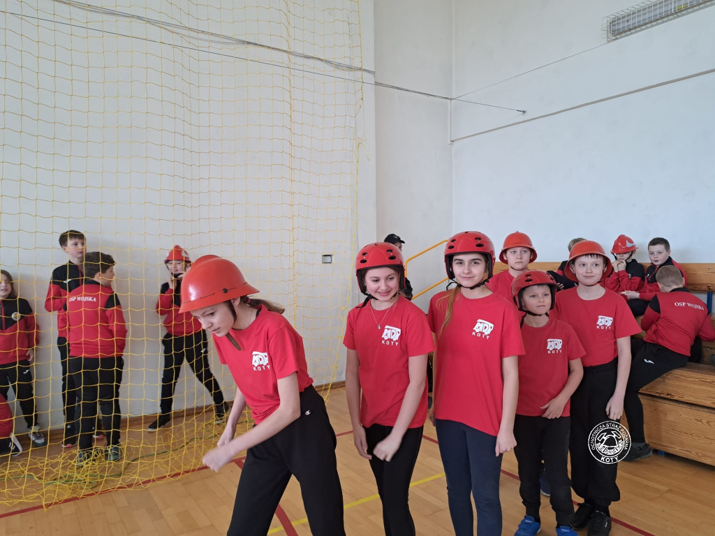 Bieg farmera z kanistrami, przerzucanie opony. Młodzi druhowie dali radę