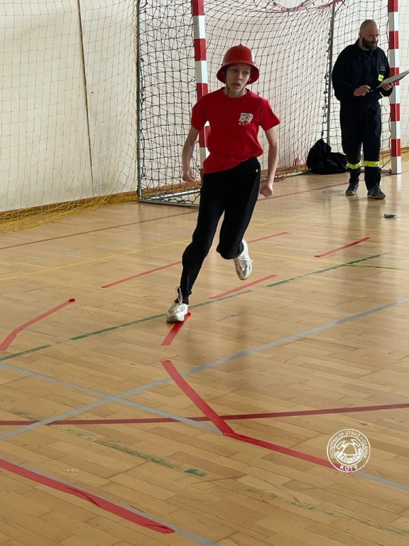 Bieg farmera z kanistrami, przerzucanie opony. Młodzi druhowie dali radę