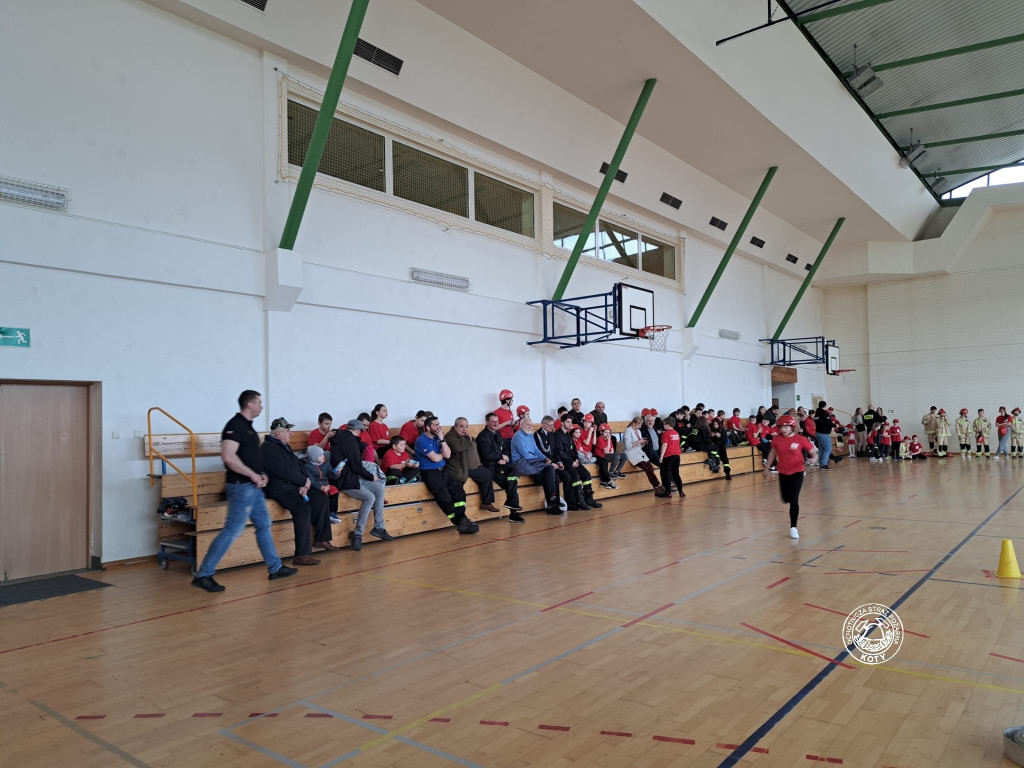 Bieg farmera z kanistrami, przerzucanie opony. Młodzi druhowie dali radę