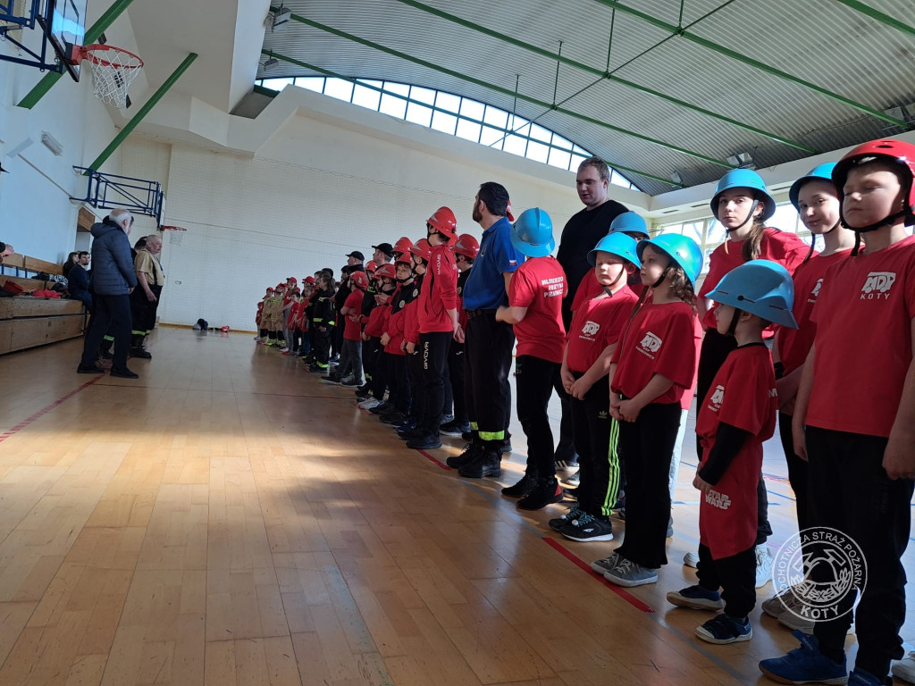 Bieg farmera z kanistrami, przerzucanie opony. Młodzi druhowie dali radę