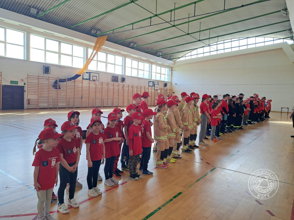 Bieg farmera z kanistrami, przerzucanie opony. Młodzi druhowie dali radę