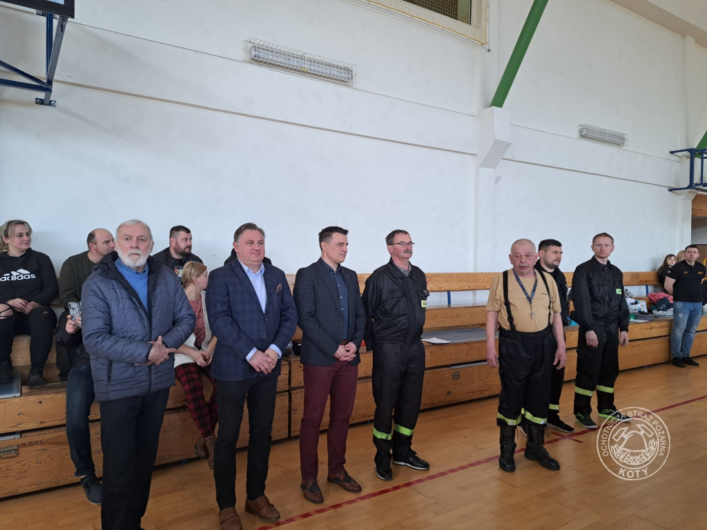 Bieg farmera z kanistrami, przerzucanie opony. Młodzi druhowie dali radę