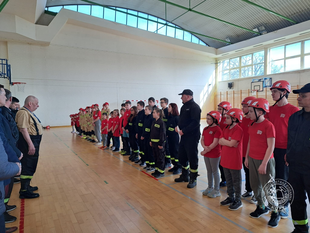 Bieg farmera z kanistrami, przerzucanie opony. Młodzi druhowie dali radę