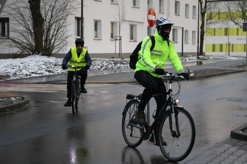 Ustawka rowerzystów i biegaczy. Znakowanie rowerów