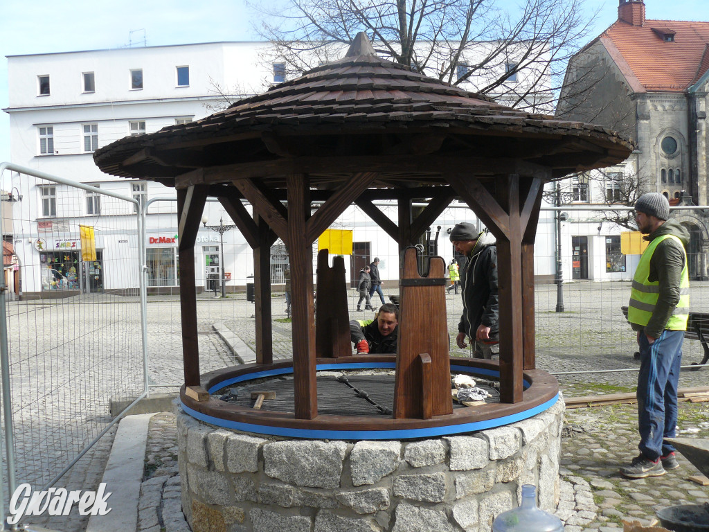 Tarnowskie Góry. Studnia wróciła na rynek