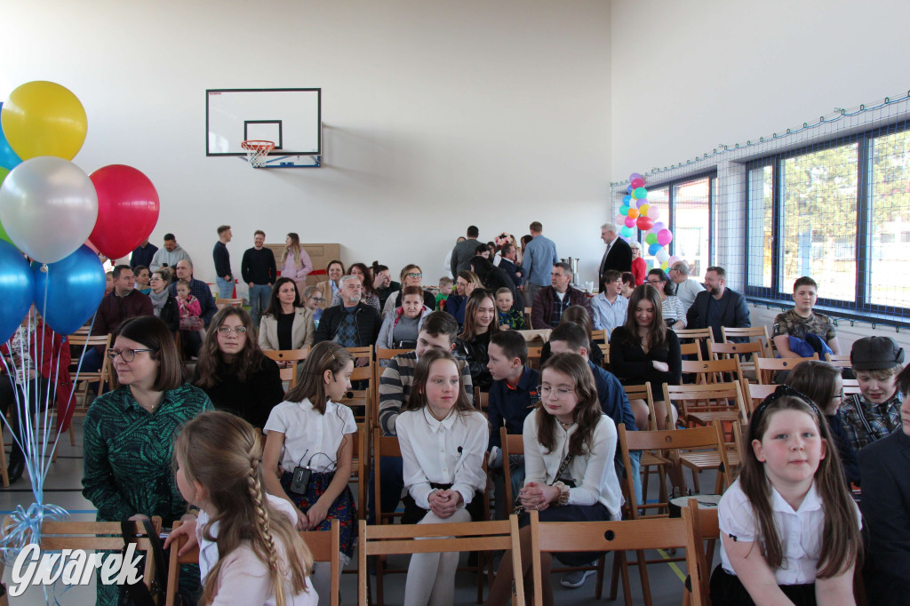 Tłumy na otwarciu sali gimnastycznej. Wielka chwila dla miejscowości