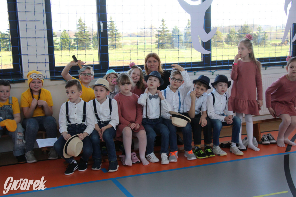 Tłumy na otwarciu sali gimnastycznej. Wielka chwila dla miejscowości