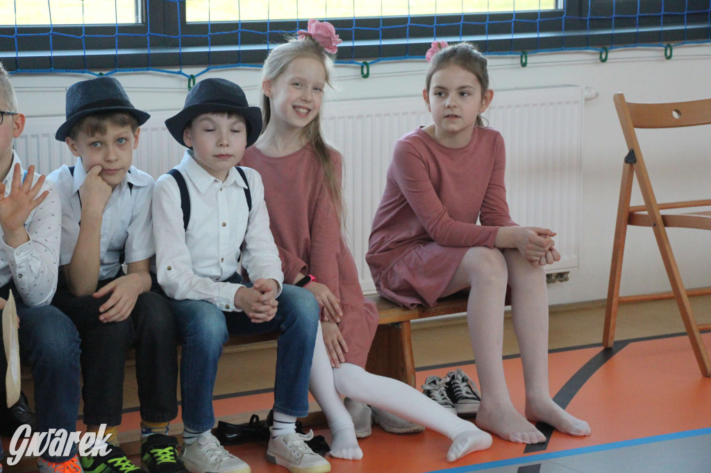 Tłumy na otwarciu sali gimnastycznej. Wielka chwila dla miejscowości