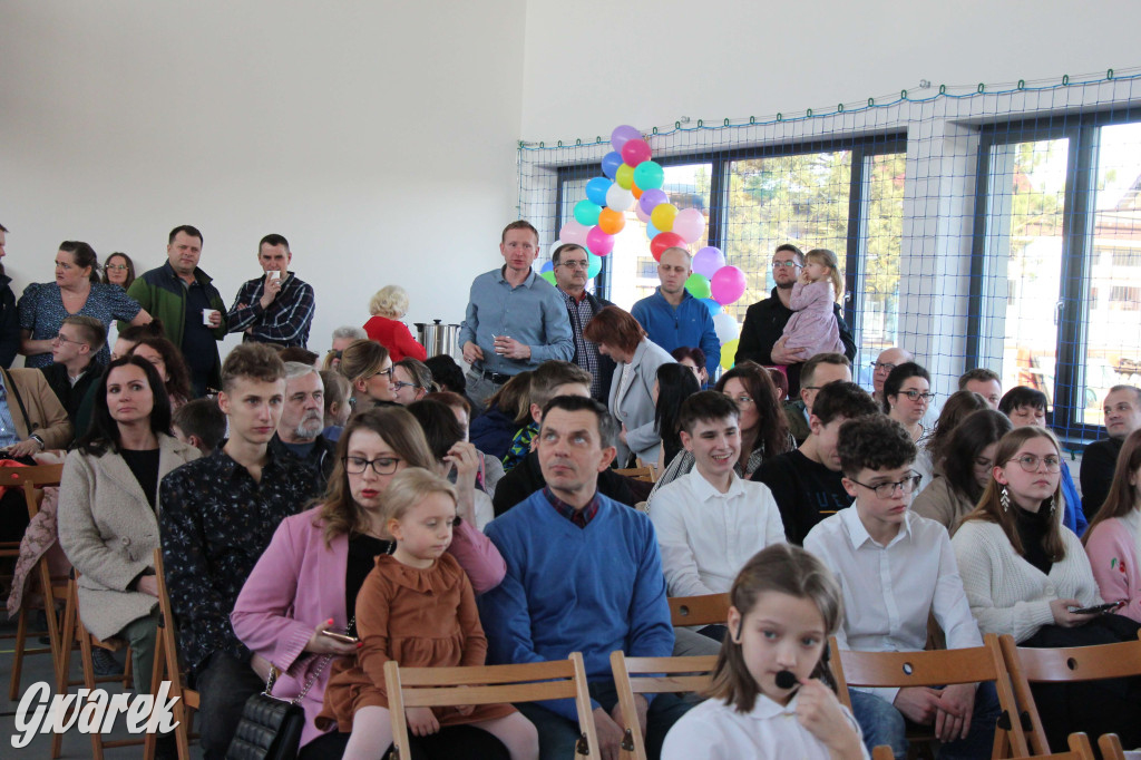 Tłumy na otwarciu sali gimnastycznej. Wielka chwila dla miejscowości