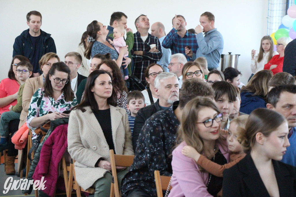 Tłumy na otwarciu sali gimnastycznej. Wielka chwila dla miejscowości