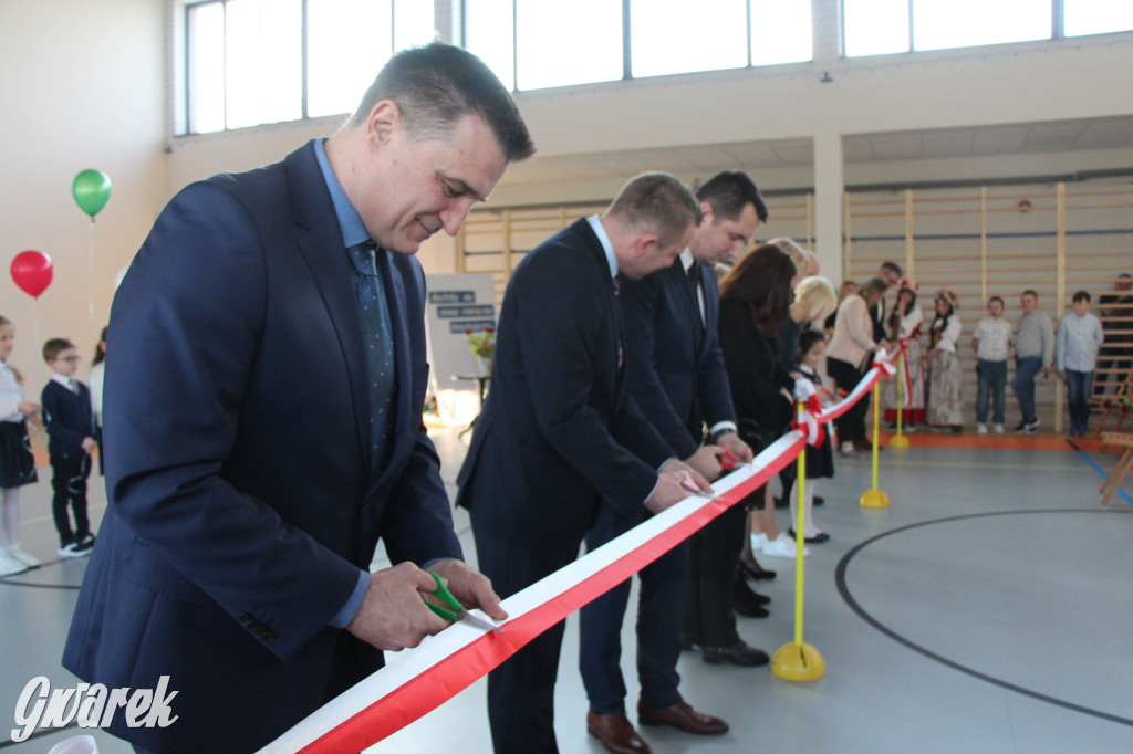 Tłumy na otwarciu sali gimnastycznej. Wielka chwila dla miejscowości