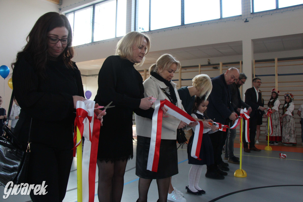 Tłumy na otwarciu sali gimnastycznej. Wielka chwila dla miejscowości